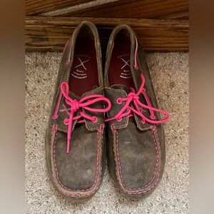 Twisted X women’s size 10M leather breast cancer low cut shoes. Pink laces